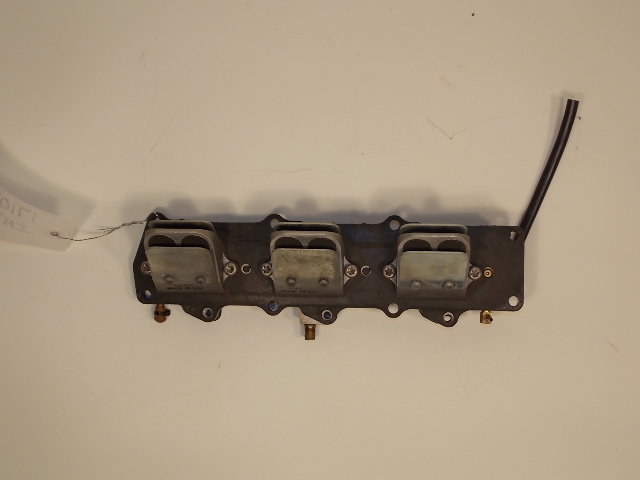 437708 438610 Johnson Evinrude 1997-2001 Intake Manifold & Reeds 25 35 HP