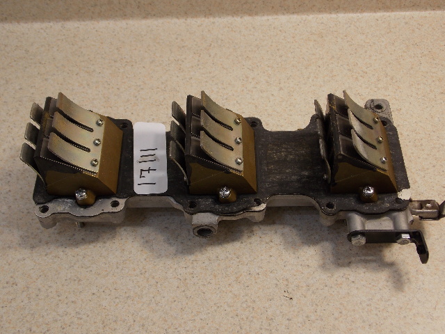 6H1-13641-00-94 688-13610-00-00 Yamaha 1984-1991 Intake Manifold W/ Reeds 90 HP