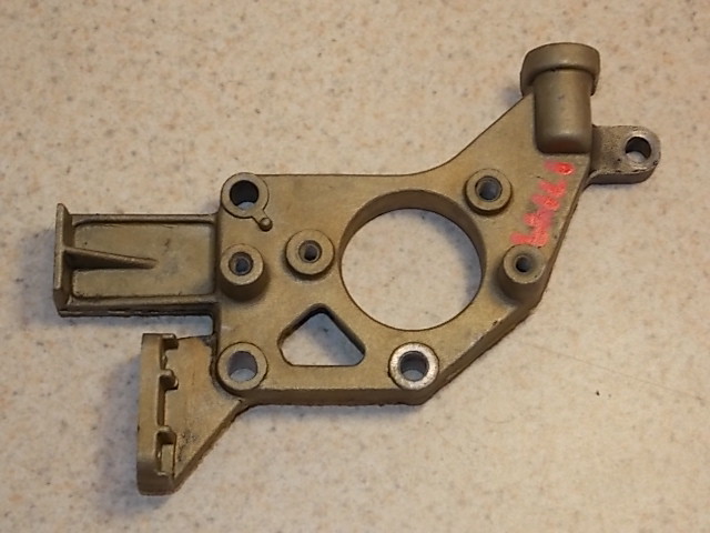 Johnson Evinrude Starboard Bracket 323791 1978-1980 25 35 HP