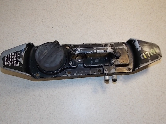 Johnson Evinrude Pressure Tank Upper Housing 376986 with Fuel Cap & Float 375778
