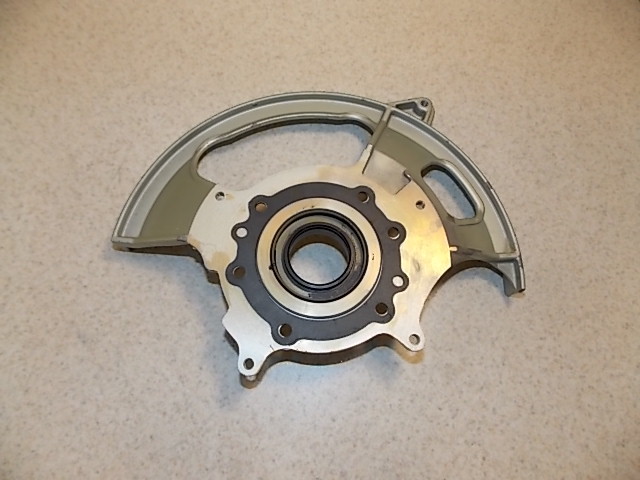 Suzuki Upper Oil Seal Housing 11411-95312-02M 1977-1984 50 60 65 HP