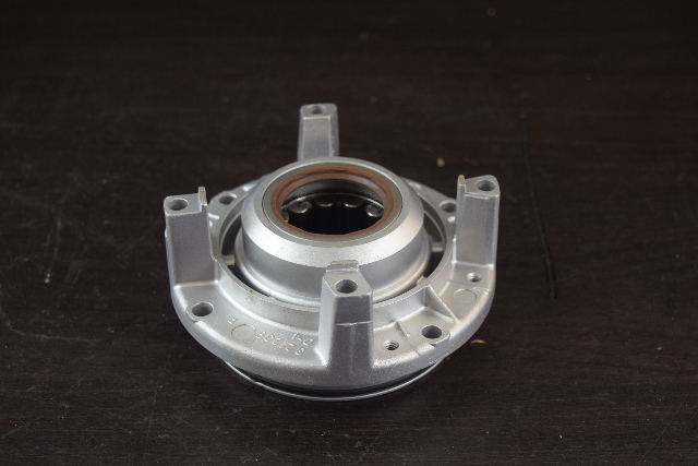 Johnson Evinrude Crankcase Head & Bearing 1976-1998 85-235 HP 387432 321238
