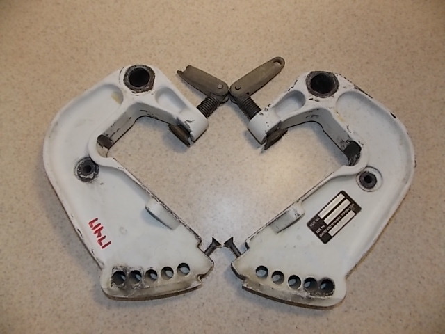 Johnson Evinrude Stern Brackets 325682 325683 1990-94 20 25 28 30 35 HP