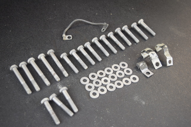 1968-1998 Johnson Evinrude Head bolt Screw Set of 19 307267 35 40 45 48 50+ HP