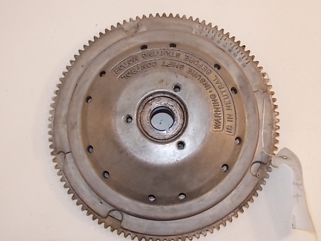 Johnson Evinrude Flywheel 581547 1976-1977 85 115 135 HP
