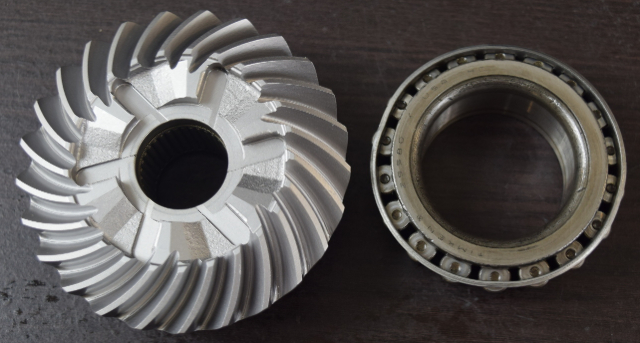 LIKE NEW! 16279A2  Mercury 1988-98 Forward Gear & Bearing 105 135 140 150 175 200 HP