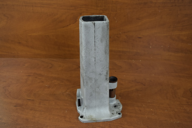 324333 322077 Johnson Evinrude 1979-1984 Exhaust Tube 25 35 HP