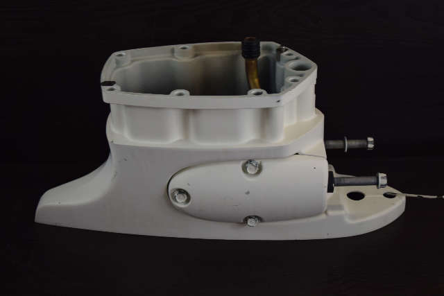 FRESHWATER! 2003 Evinrude 20" Driveshaft Housing 5033558 90 115 140 HP 4 stroke
