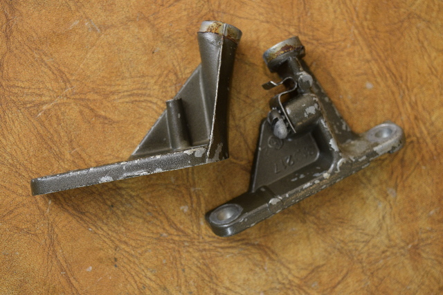 319217 319218 Johnson Evinrude 1974-1998 Support Brackets 85-200HP