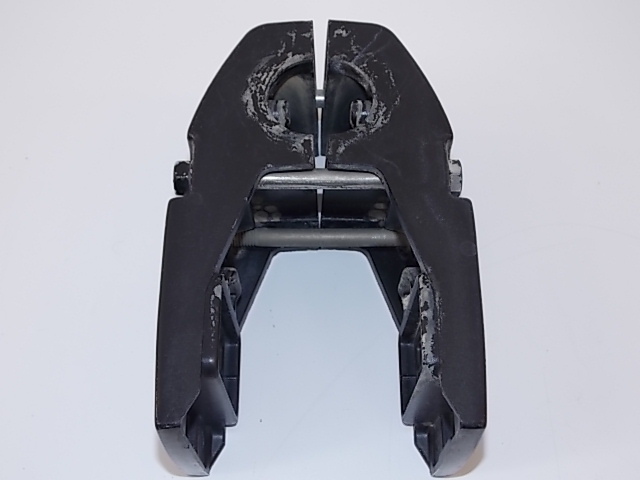 17232A1 Mercury 1988-2006 Lower Mount Cover 20 25 HP