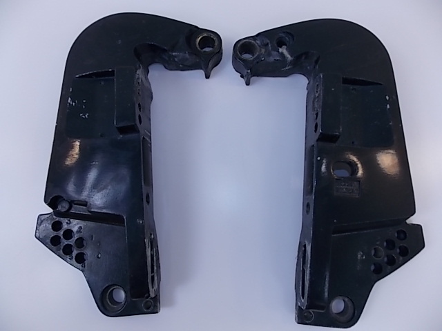 336505 Johnson Evinrude 1993-2005 Transom Bracket Set 115 135 150 175 185 + HP