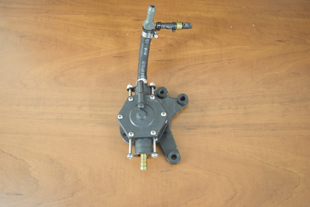Johnson Evinrude Fuel Lift Pump Assembly 1999-2003 200 225 250 HP 439657 5000885
