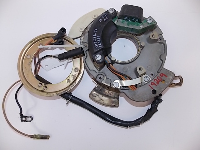 OMC Johnson Evinrude Power Pack Plate & Sleeve Assy Retainer 1989-1990 20-35 HP