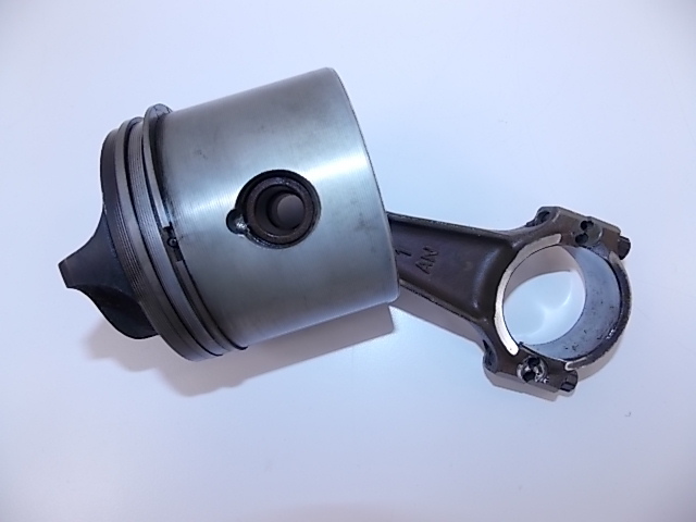 OMC Johnson Evinrude Piston and Connecting Gear 1985-2005 20 25 28 30 35 HP