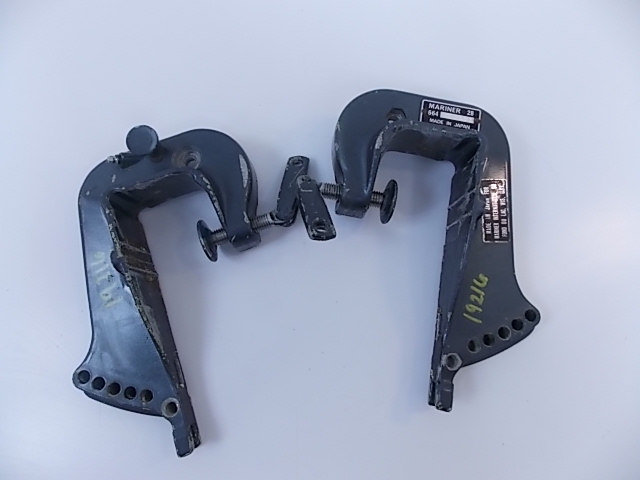 Yamaha Mariner Transom Bracket Set Port/Starboard 1976-1977 25 28 HP 6794 6795