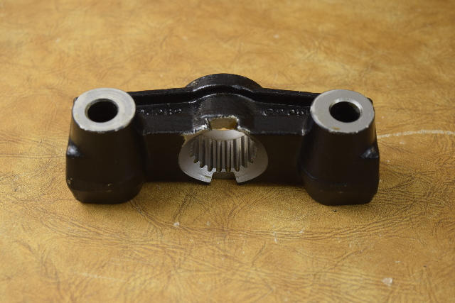 Mercury Bottom Yoke 1994-2006 200 225 250 HP 814084F1