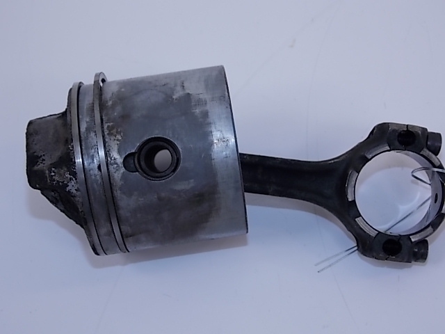 Johnson Evinrude Standard Piston  1974-75 9.9 15 HP 386012 391526 385964