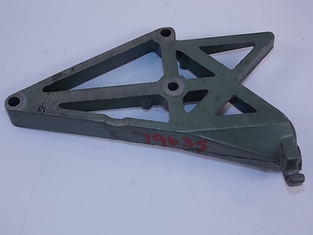 Johnson Evinrude Port Bracket 305077 1968-1986 33 40 HP