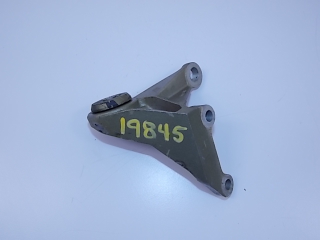 313840 Johnson Evinrude 1968-2001 Engine Cover Bracket 40 50 60 65 70 75 HP