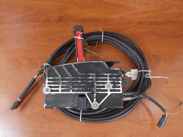 Mercury Side Mount Control Box with Key 15 foot cables