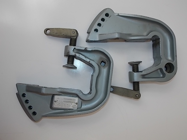 Johnson Evinrude Stern Bracket Set 1981-1984 25 HP 391944 394156 433911