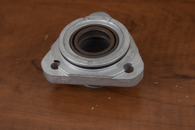 Johnson Evinrude Crankcase Head & Seal 435520 1993-2005 20 25 28 30 35 HP