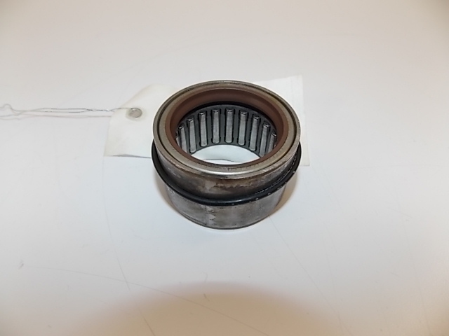 Johnson Evinrude Roller Bearing & Seal Assembly 436816 1996-2001 25 35 HP