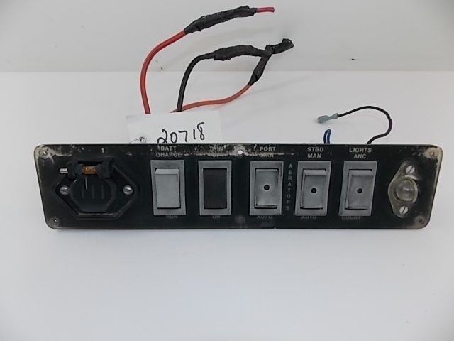 1989 ProCraft Control Panel  Battery Trim Aerators Lights