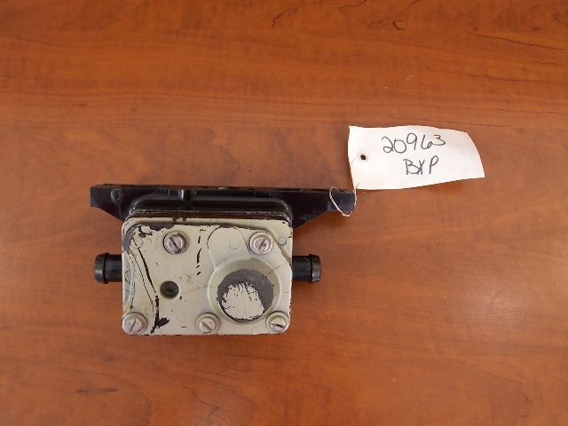 1968-1972 Evinrude Thermostat Assembly 305710 377326 65 85 100 115 125 HP