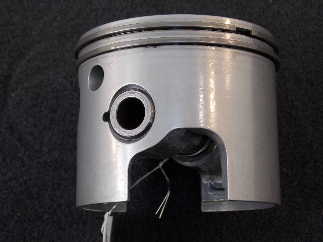 8666A3 Mercury 1976-1990 Piston Starboard 175 200 220 HP