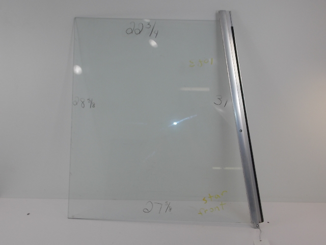 Bayliner Ciera Sunbridge Front Window Starboard