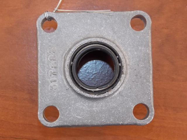 Johnson Evinrude Bearing and Seal Assy 317882 1973-1981 85 - 140 HP