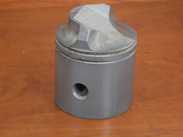NEW Johnson Evinrude Piston Standard 1971-1986 40 HP 384692