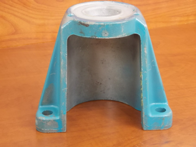 908117 OMC Cobra 1973-1976 Sterndrive Mount Base 225 245 HP
