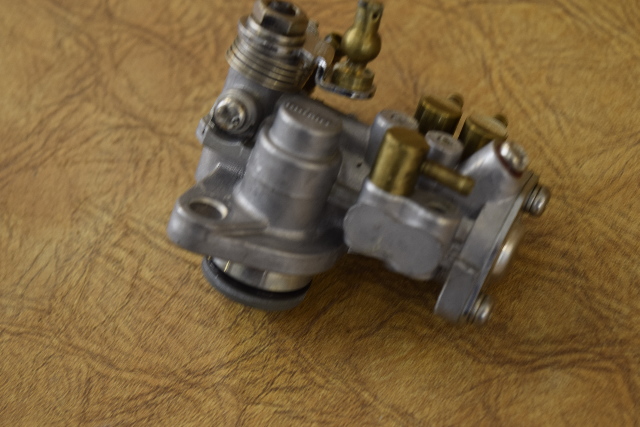 Mercury & Mariner Oil Injection Pump & Driven Gear 1976-2005 100 - 200 HP 815698