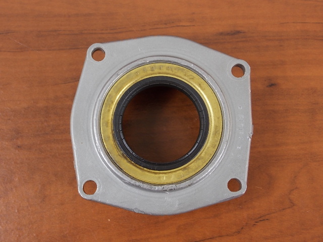 OMC Johnson Evinrude Bearing Retainer 1982-1985 4.3 5.0 5.7L 0313184