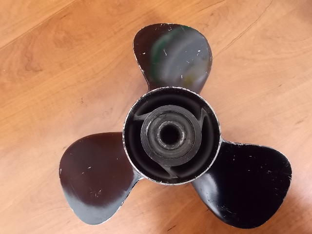 Like New Mercury Aluminum Propeller  15 X 23 1977-UP V6 & 4-3/4 Gearcase