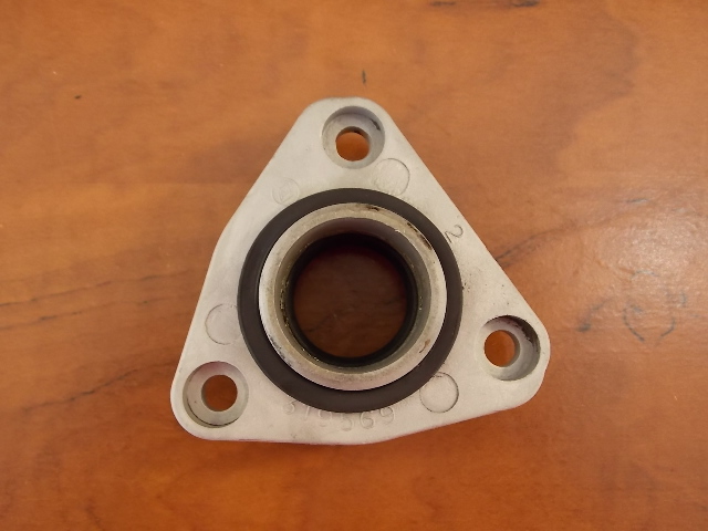 Johnson Evinrude Crankcase & Seal Assy 1986 - 1989 20 25 28 30 & 35 HP 0398050