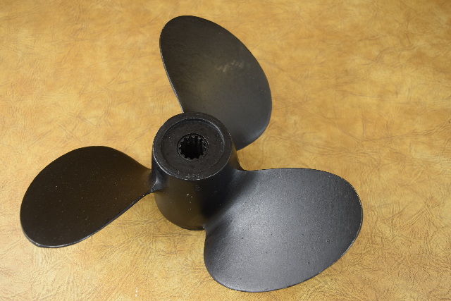 1980-1985 Chrysler Force 3-Blade 10 x 13 RH Propeller FP486 FPS486 55 60 HP
