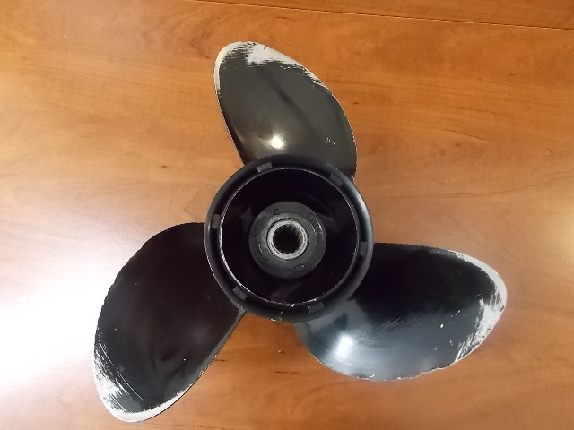 Used Johnson Evinrude Propeller 15 X 17 1976-UP 4-1/4 & V6 Gearcase 391200