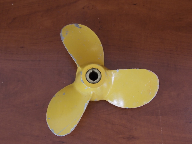Used Honda 9-1/4 X 7 Propeller 1951-99 7.5 8 10 15 20 25 28HP PinDrive 012102