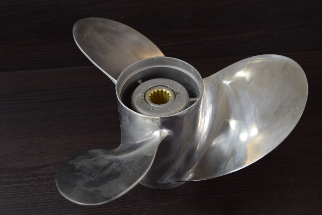 Used Force Stainless Steel 13-3/4 X 15 Propeller SSC-315-II-C SSC-315 15 Spline