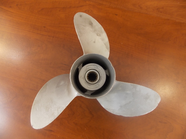 Johnson Evinrude Propeller 13 X 19 1968-15 4-1/4 & V4 Gearcase 0382765