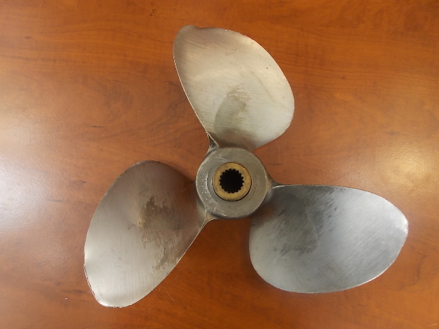 Used Chrysler 13 X 19 Stainless Steel Propeller 1976 & Earlier 75-140HP A372262