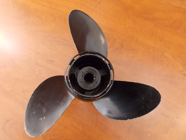 Johnson Evinrude Propeller 386841 11 3/4 X 17 1975-UP 40 48 50 55 60 70 75 HP