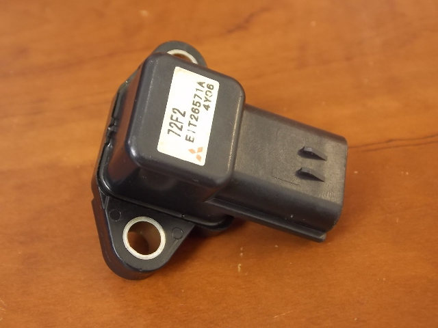 Suzuki Air Temperature Sensor  1999 - 2015 40-300 HP 13655-87J00 5031393