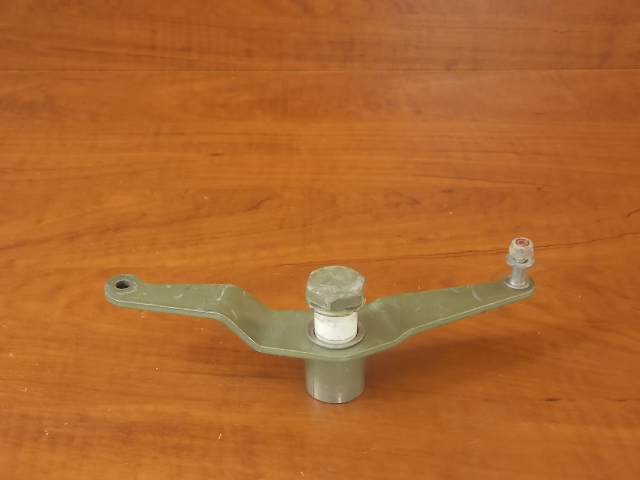 Johnson Evinrude Bellcrank Hub 1973 - 1975 65 & 70 HP 385697 0385697