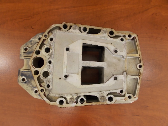 Johnson Evinrude Exhaust Adapter Plate 323553 1978-1984 150 155 175 185 200 235