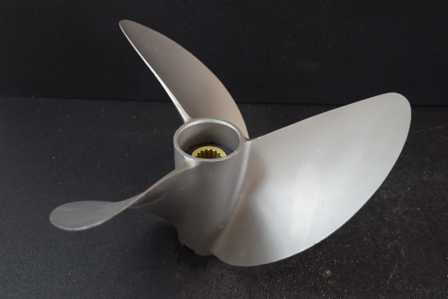 Stainless Steel Chopper Propeller 14 x 24 3 Blade FOR REPAIRS 15 Splines