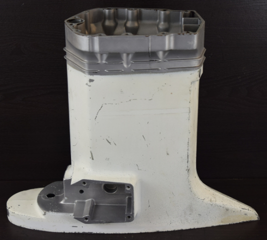1977 Johnson Evinrude Exhaust Housing 322416 85 115 140 175 200 HP
